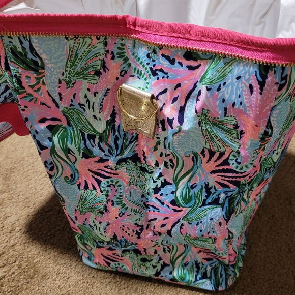 NWT! Lilly Pulitzer insulated wine carrier - Picture 5 of 10